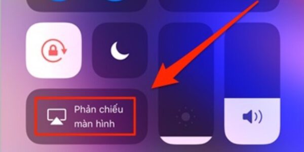 Chọn phản chiếu màn hình để chia sẻ qua airplay